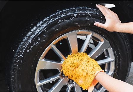 Aracınızı Temizlerken İşinizi Kolaylaştıracak Bir Ürün: Araba Yıkama Eldiveni